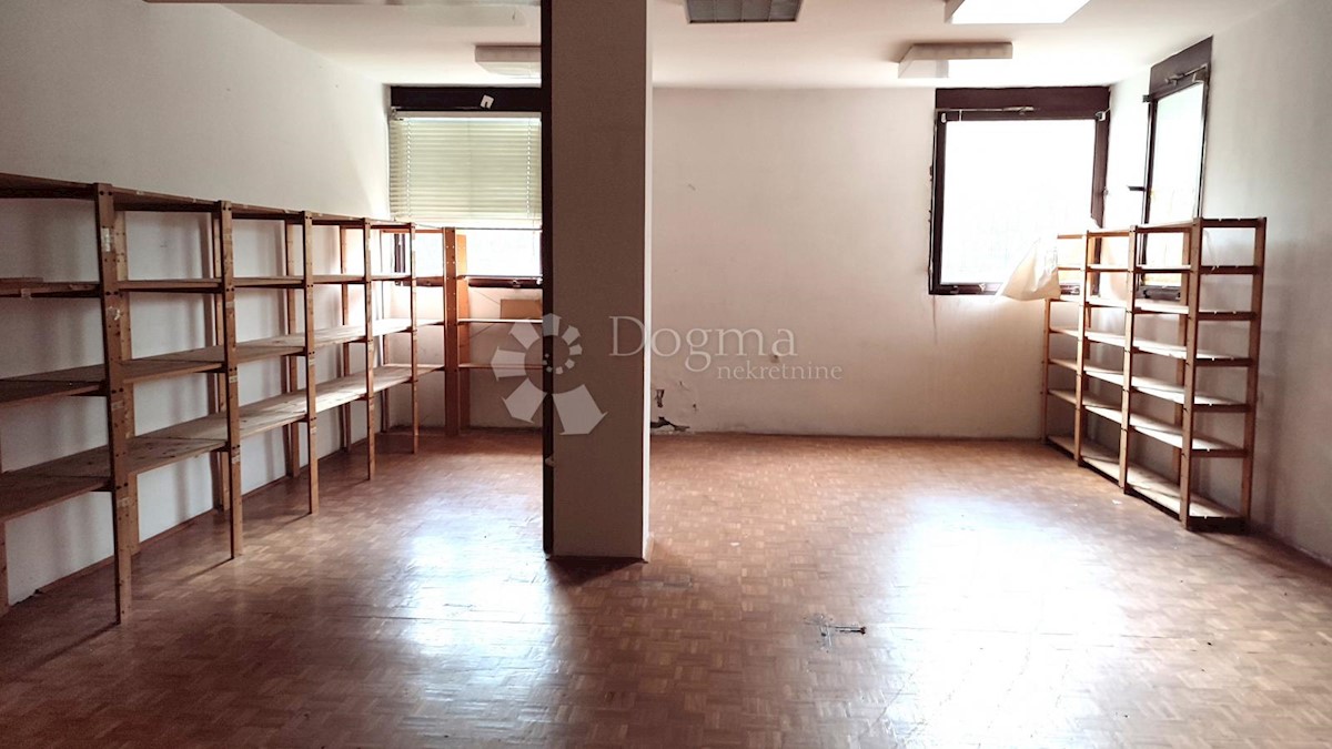 Locale commerciale Podmurvice, Rijeka, 342,04m2