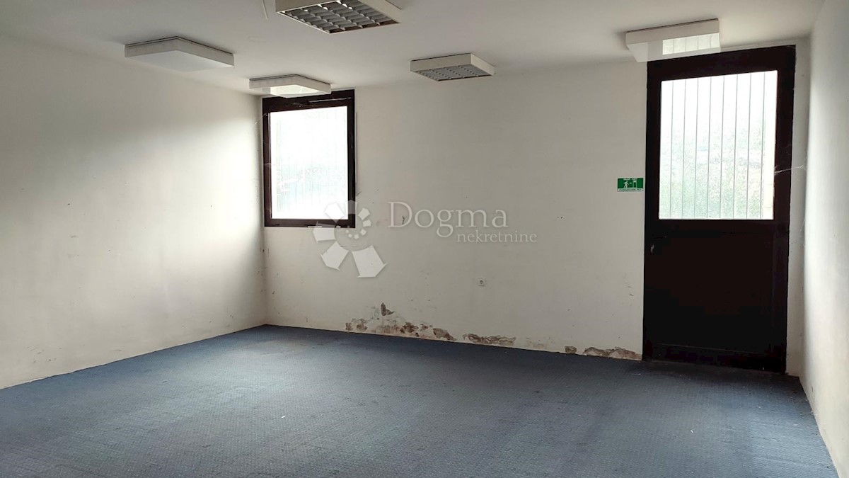 Locale commerciale Podmurvice, Rijeka, 342,04m2