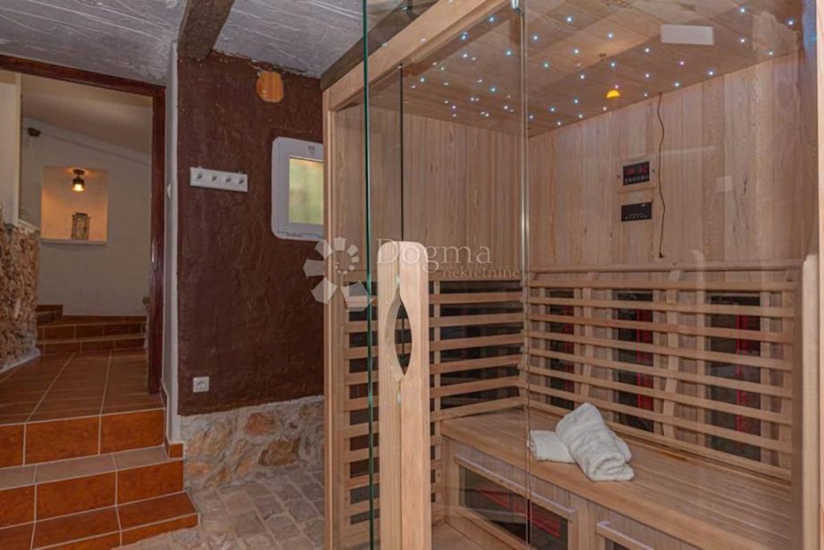 Casa Podstrana, 220m2