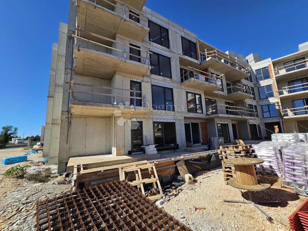 Umago, nuova costruzione, appartamento con vista e garage
