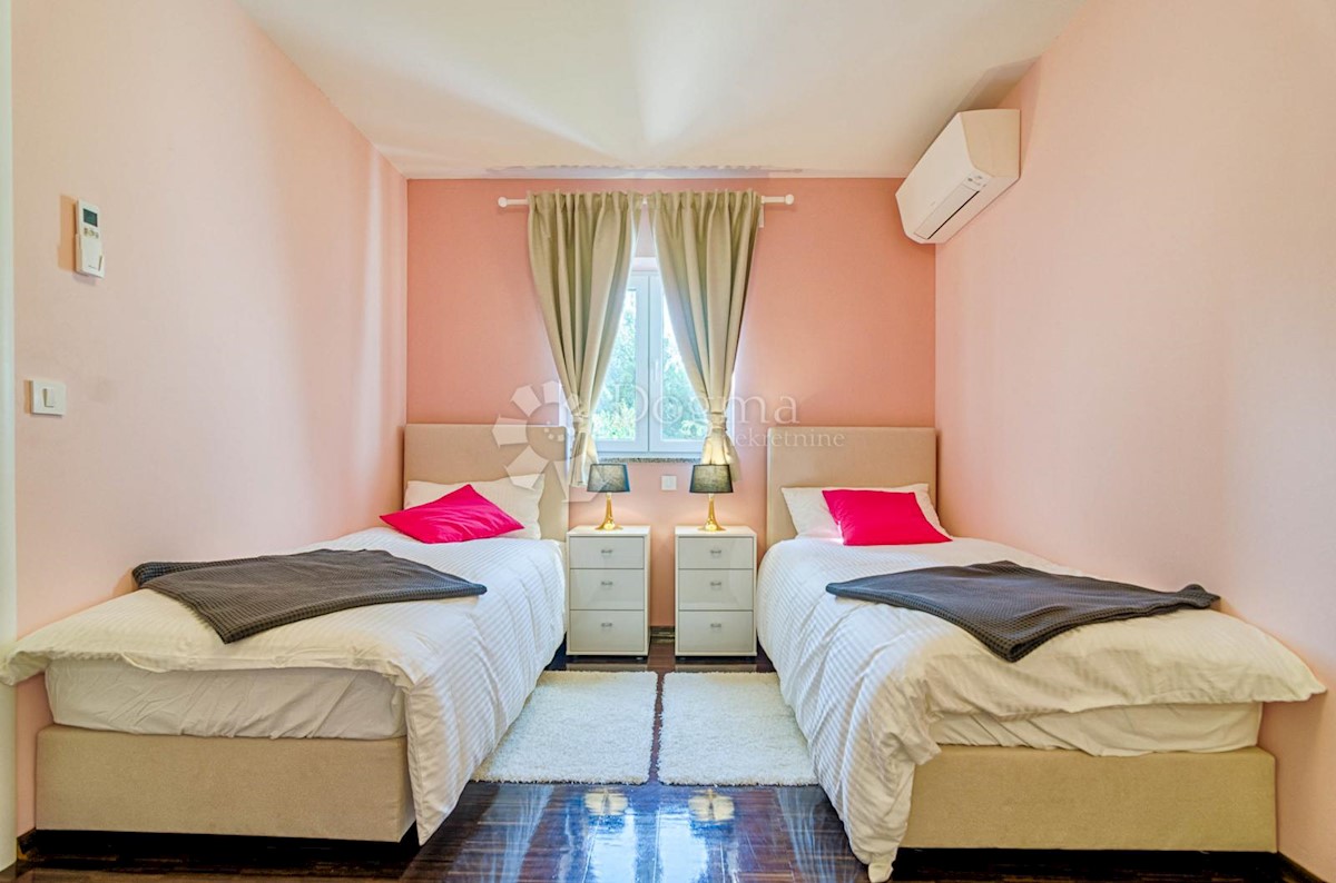 Casa Valbandon, Fažana, 226m2