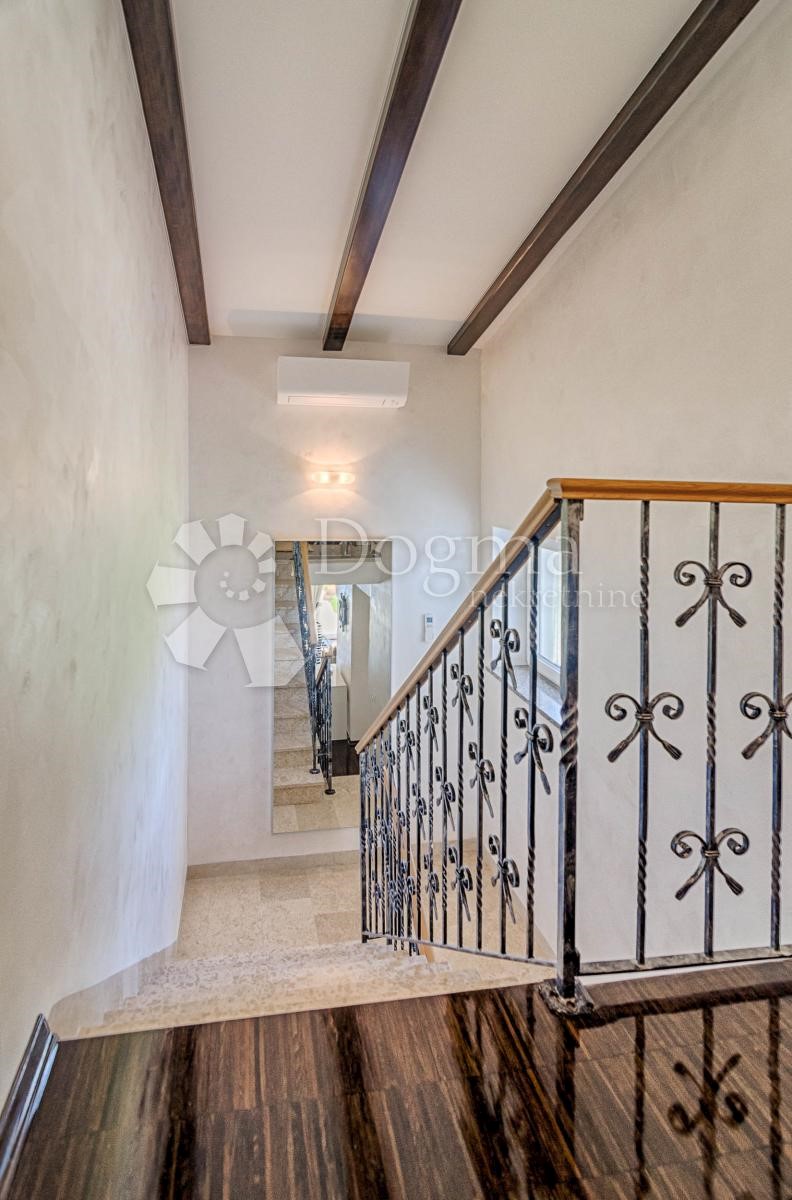 Casa Valbandon, Fažana, 226m2
