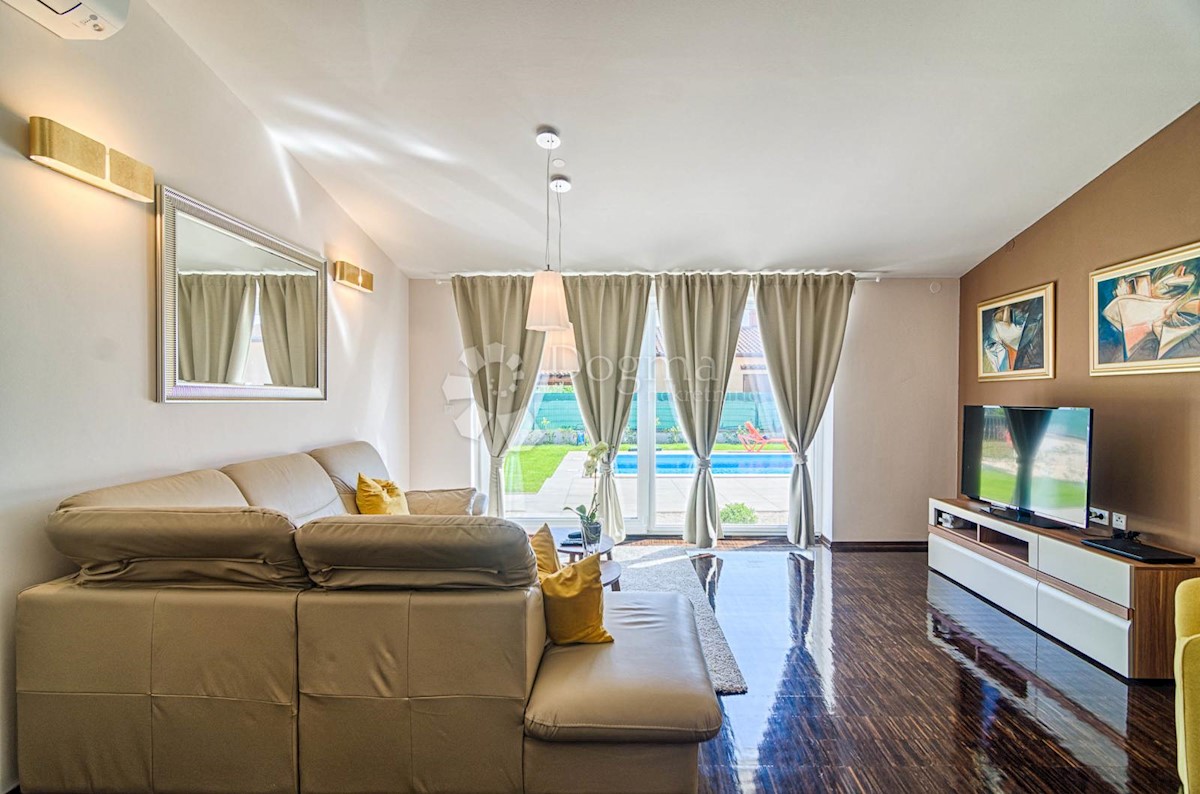 Casa Valbandon, Fažana, 226m2