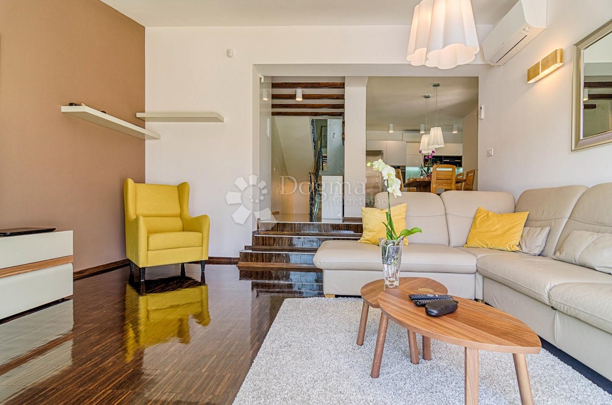 Casa Valbandon, Fažana, 226m2