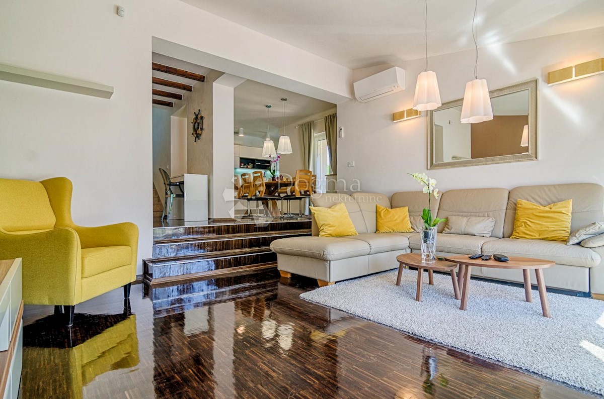 Casa Valbandon, Fažana, 226m2