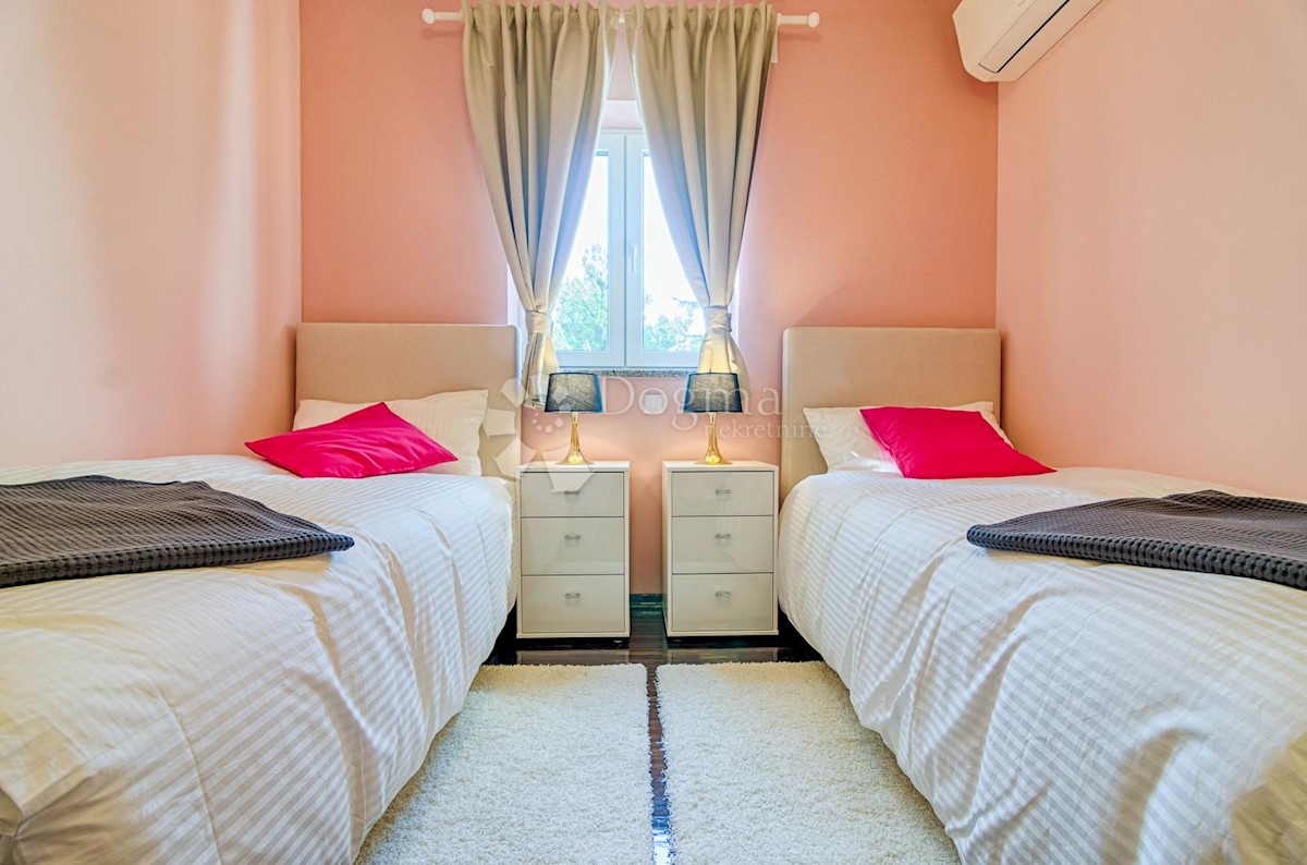 Casa Valbandon, Fažana, 226m2