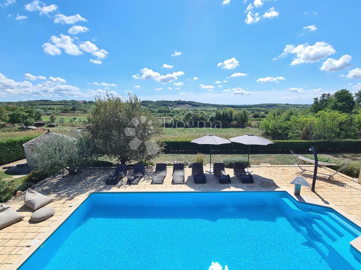 INCANTEVOLE VILLA ISTRIANA IMMERSA NELLA NATURA