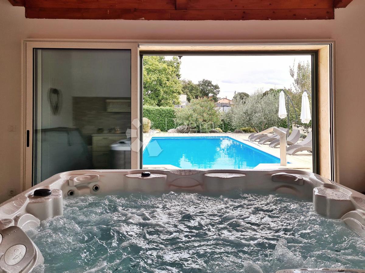 INCANTEVOLE VILLA ISTRIANA IMMERSA NELLA NATURA