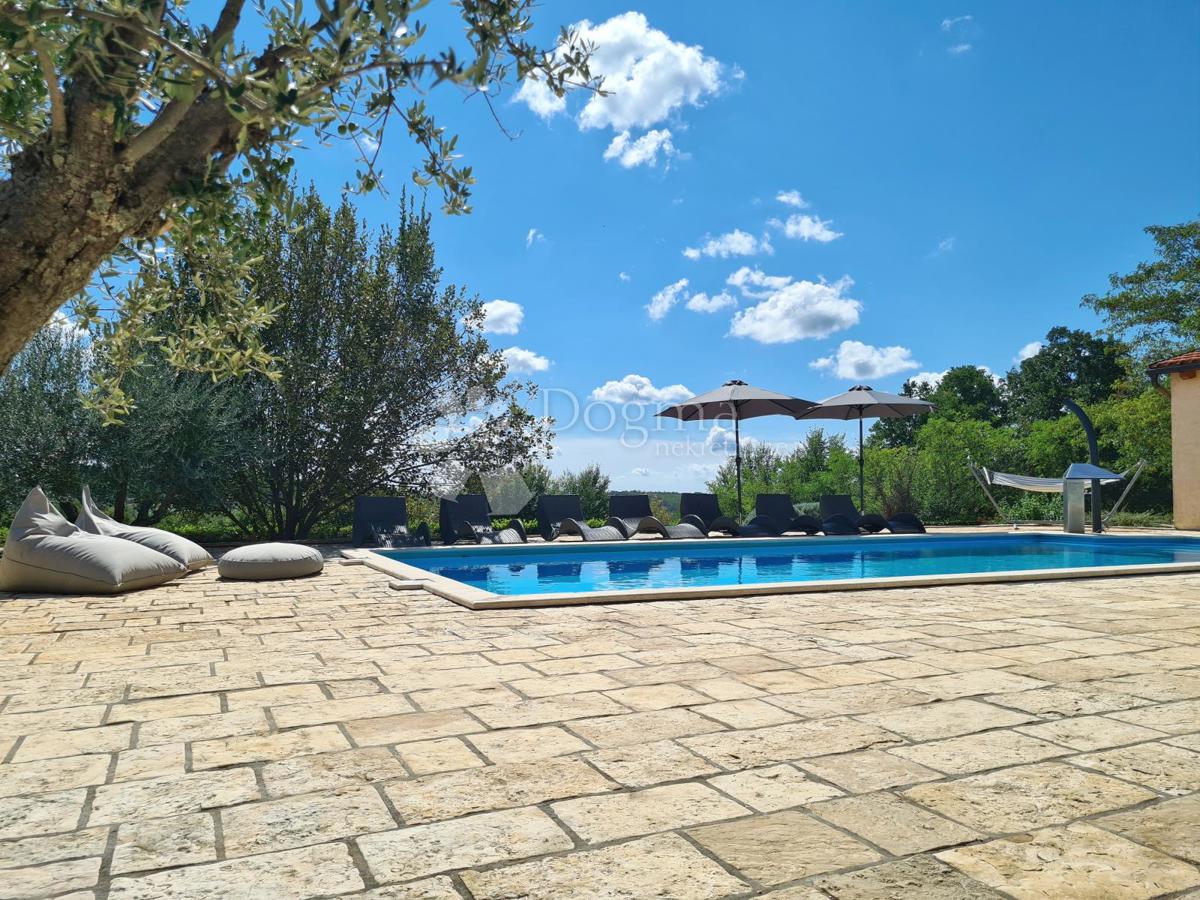 INCANTEVOLE VILLA ISTRIANA IMMERSA NELLA NATURA