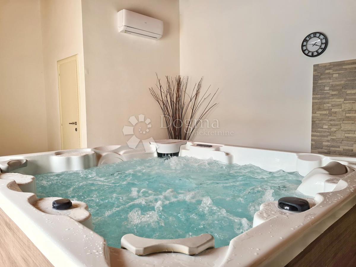 INCANTEVOLE VILLA ISTRIANA IMMERSA NELLA NATURA