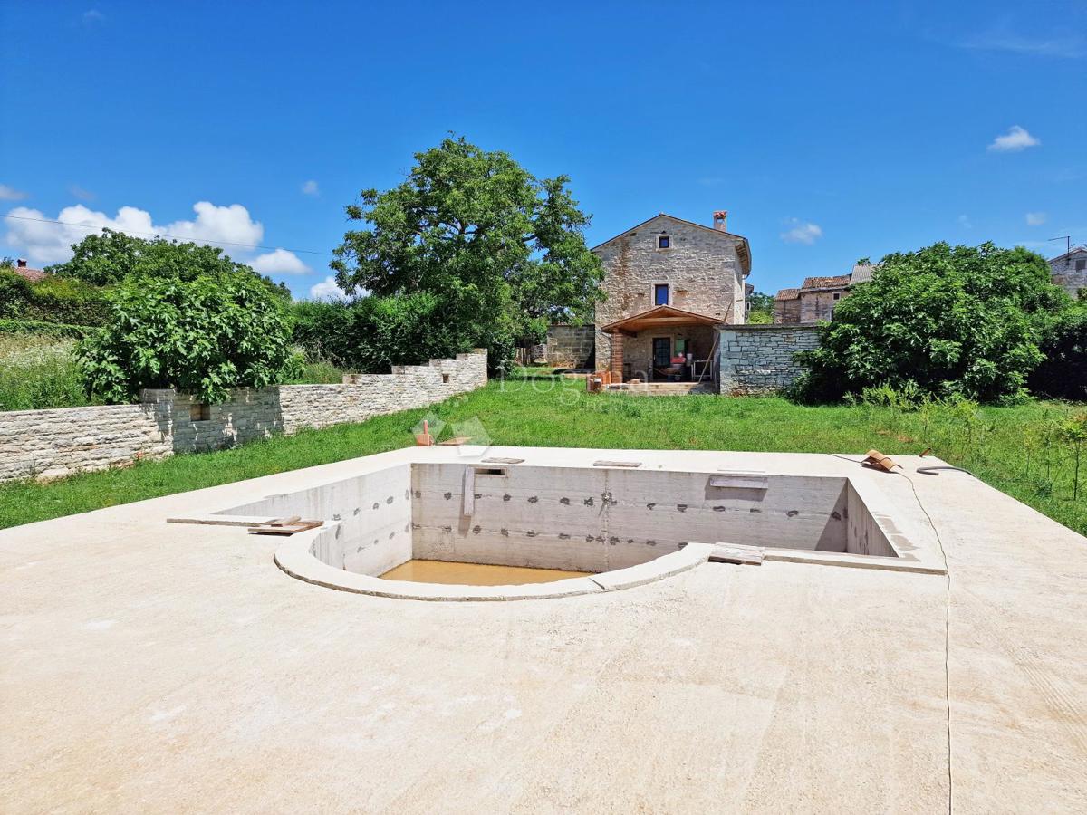 CASA IN PIETRA RISTRUTTURATA CON PISCINA E CUCINA ESTIVA