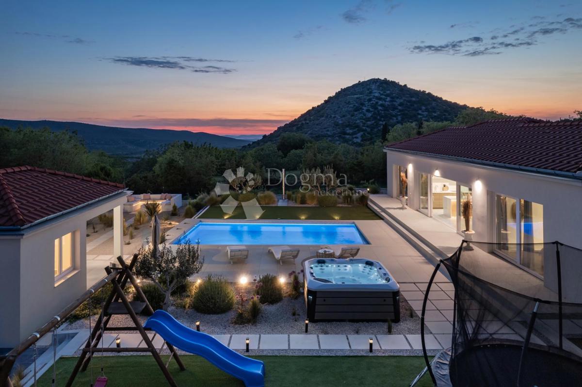 Casa Radošinovci, Benkovac, 143m2