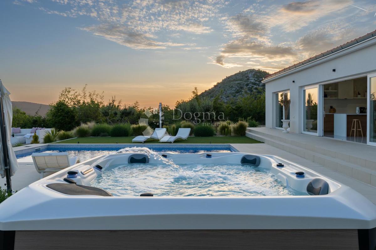 Casa Radošinovci, Benkovac, 143m2