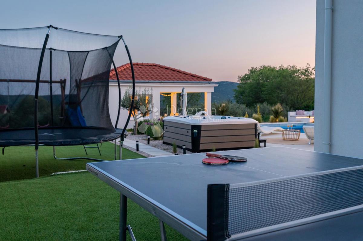 Casa Radošinovci, Benkovac, 143m2