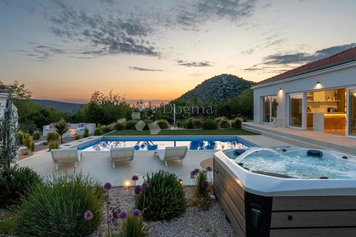 Casa Radošinovci, Benkovac, 143m2