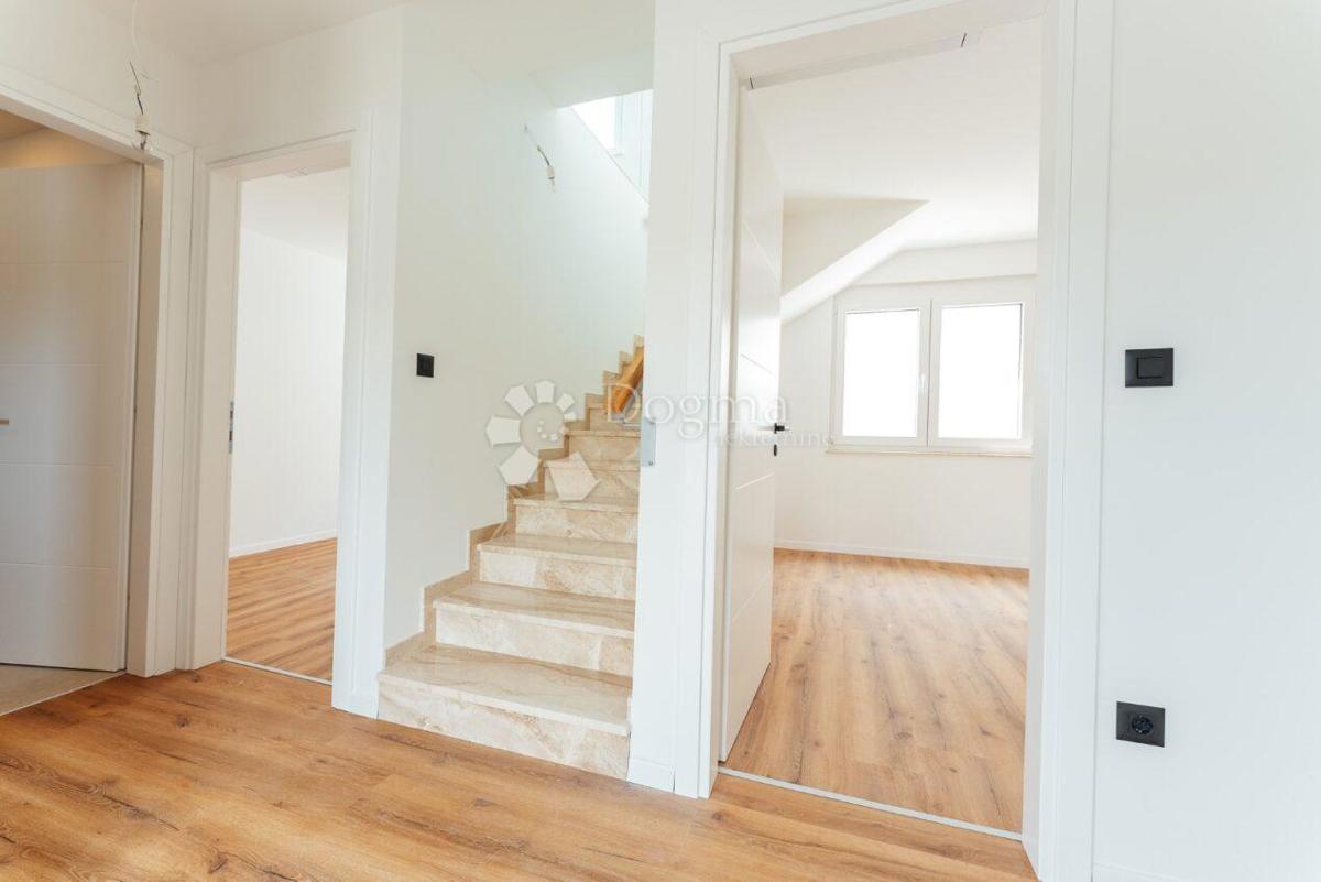 Allogio Petrčane, Zadar - Okolica, 155,56m2