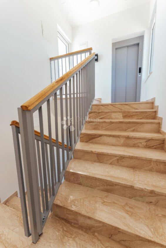 Allogio Petrčane, Zadar - Okolica, 155,56m2