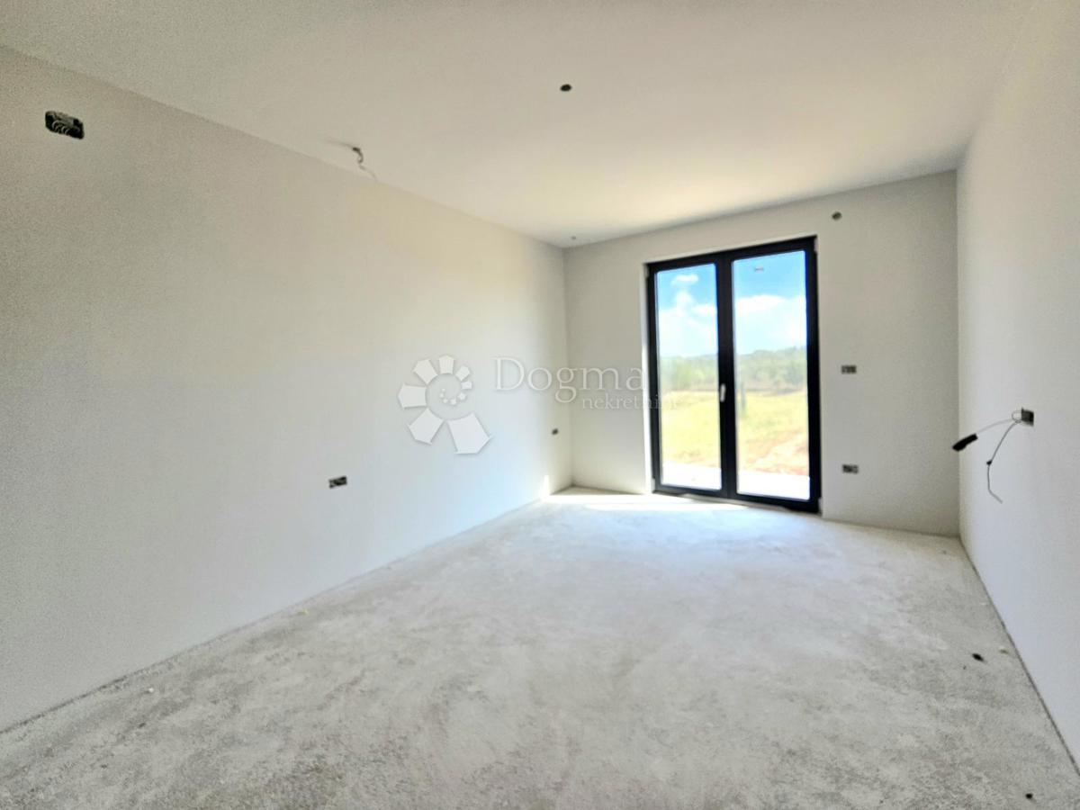 Umago, nuova costruzione di alta qualità a 10 minuti dal mare