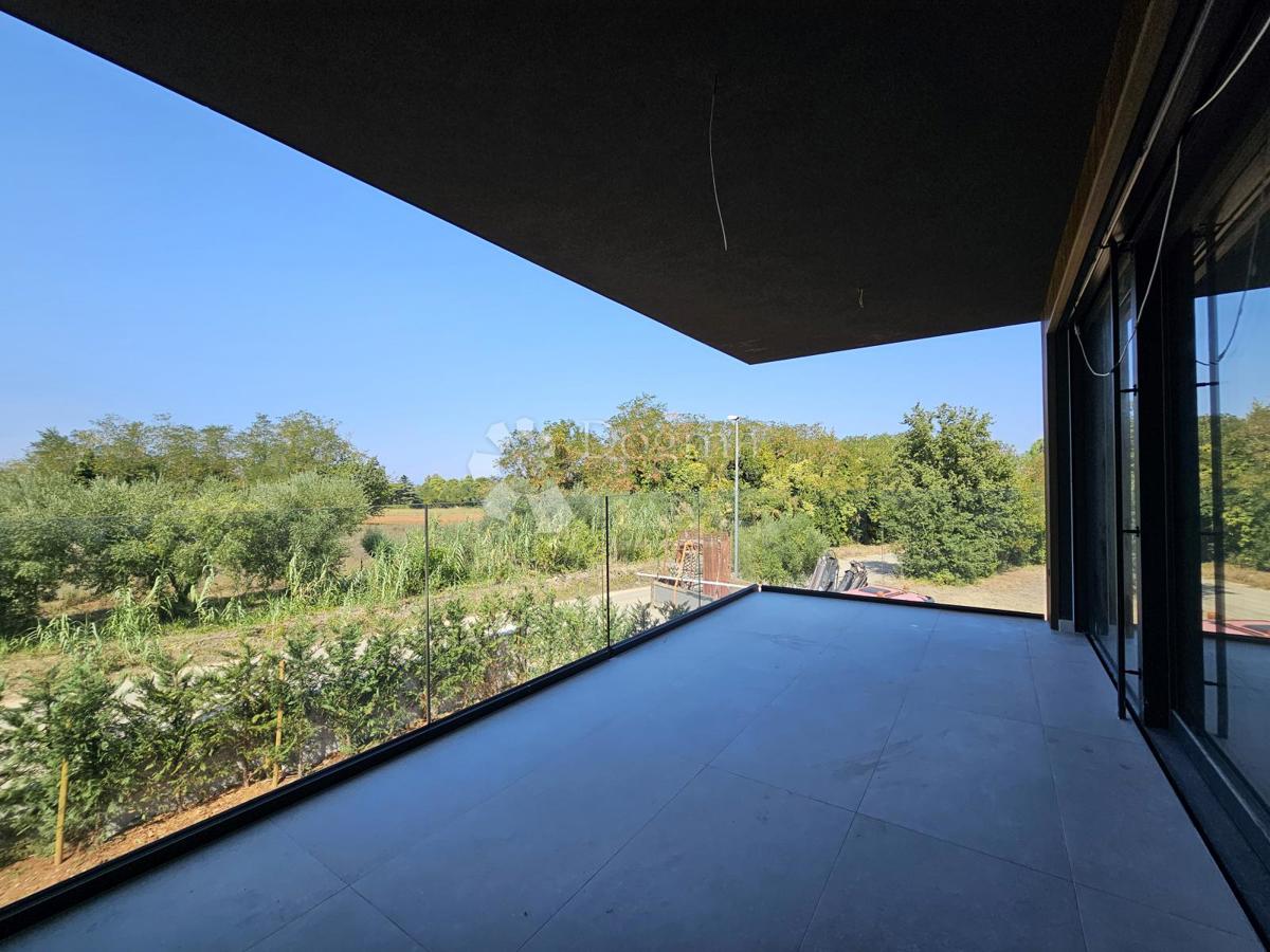 Umago, nuova costruzione di alta qualità a 10 minuti dal mare