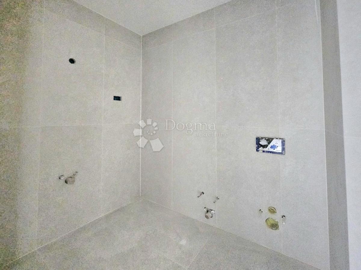 Umago, nuova costruzione di alta qualità a 10 minuti dal mare