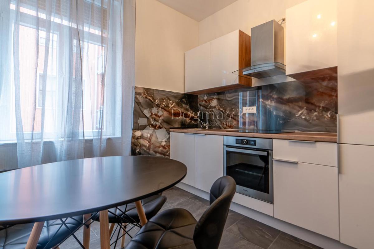 Allogio Centar, Rijeka, 98m2
