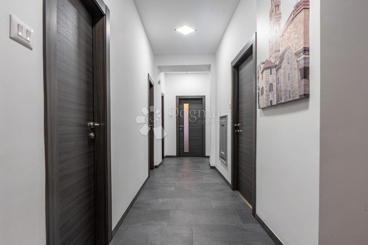 Allogio Centar, Rijeka, 98m2