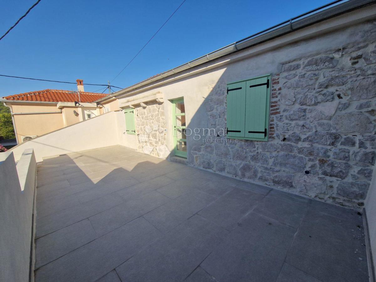 Casa Sutomišćica, Preko, 100m2