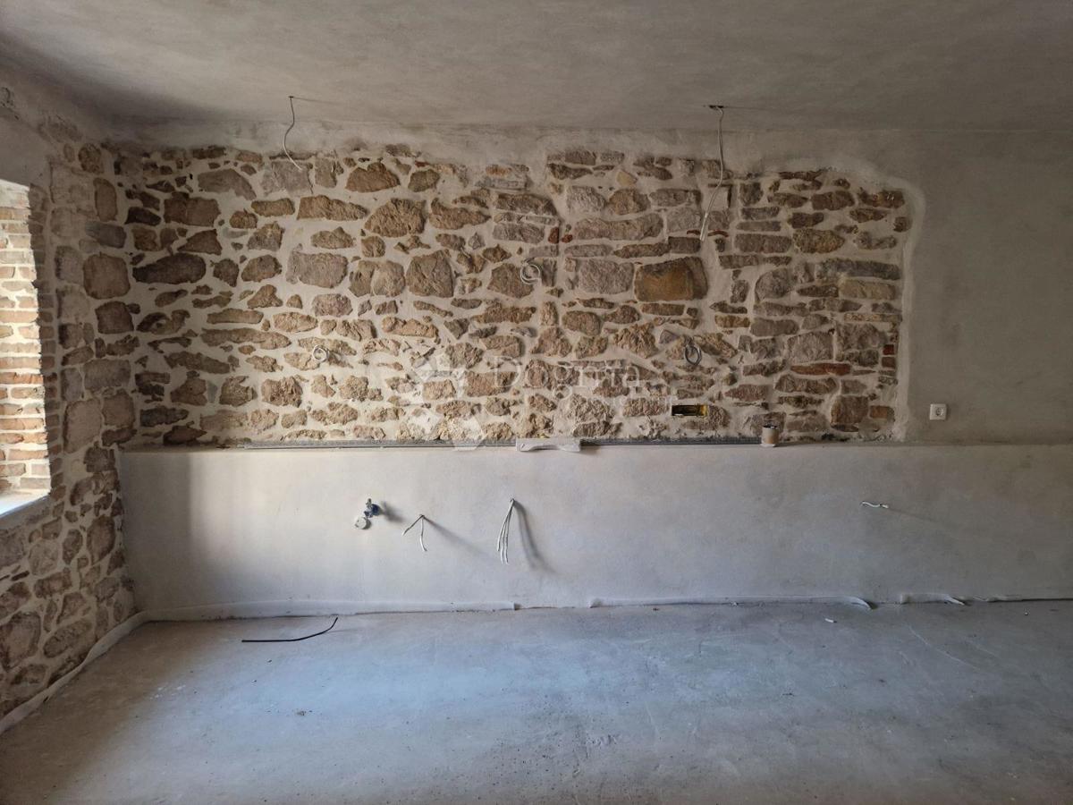 Casa Sutomišćica, Preko, 100m2