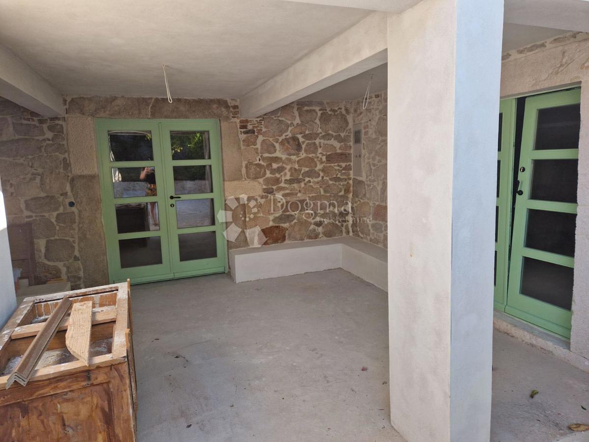 Casa Sutomišćica, Preko, 100m2