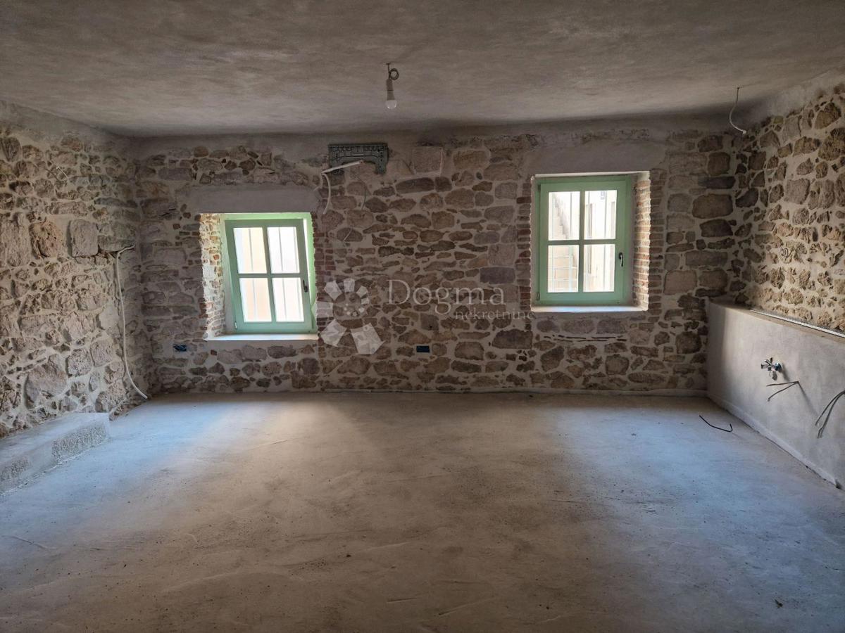 Casa Sutomišćica, Preko, 100m2