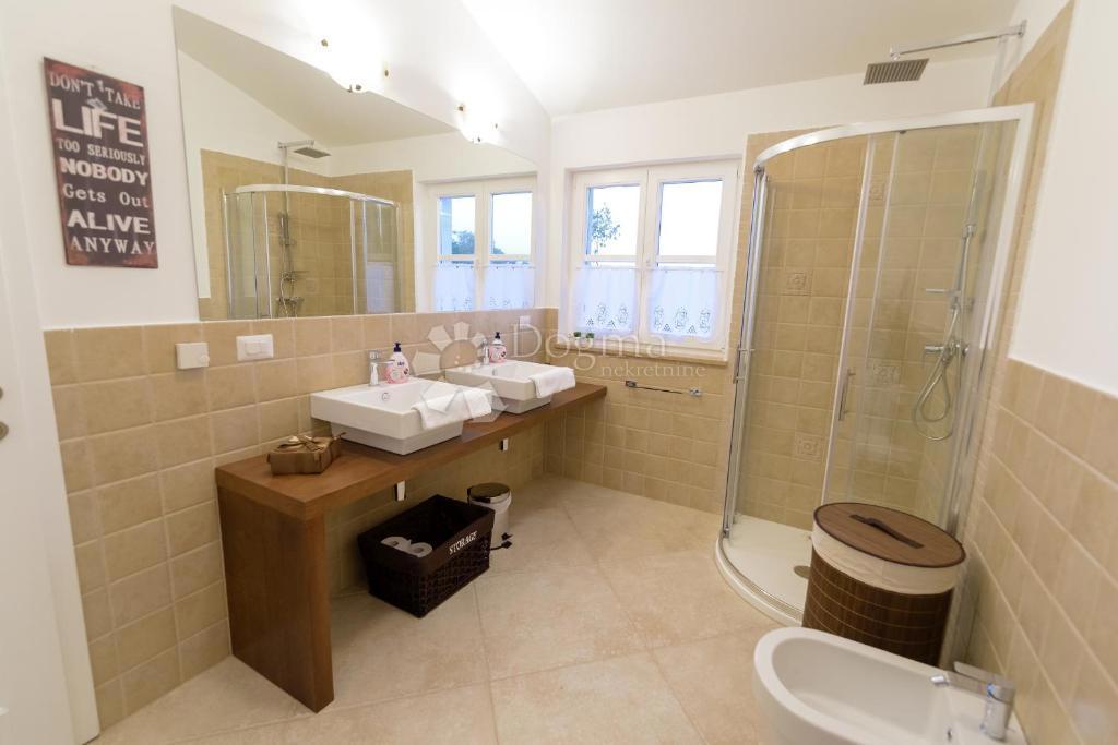 Casa Sveti Lovreč, 150m2