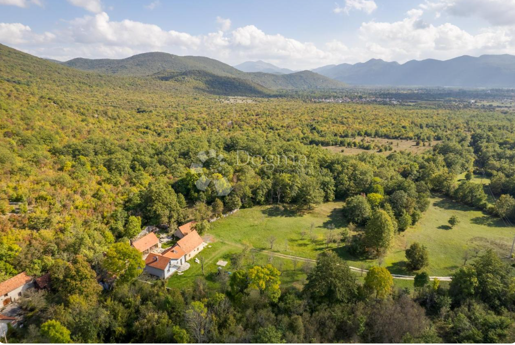 Terreno Rudopolje Bruvanjsko, Gračac, 35.000m2