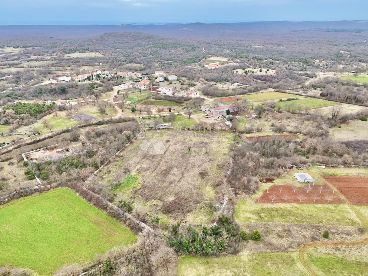 Terreno edificabile Krmed, Bale, 1.570m2