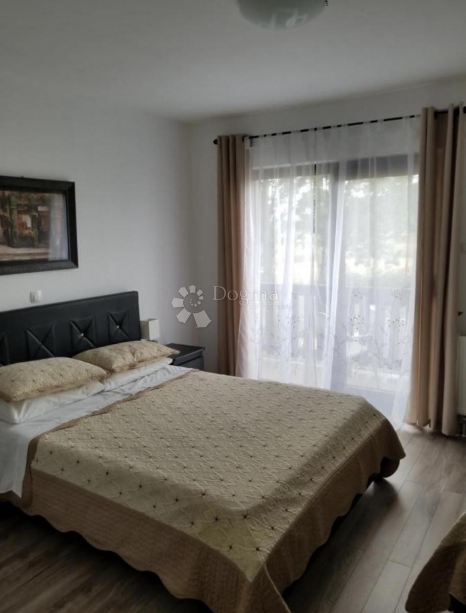 Albergo Vrhovine, 35.000m2