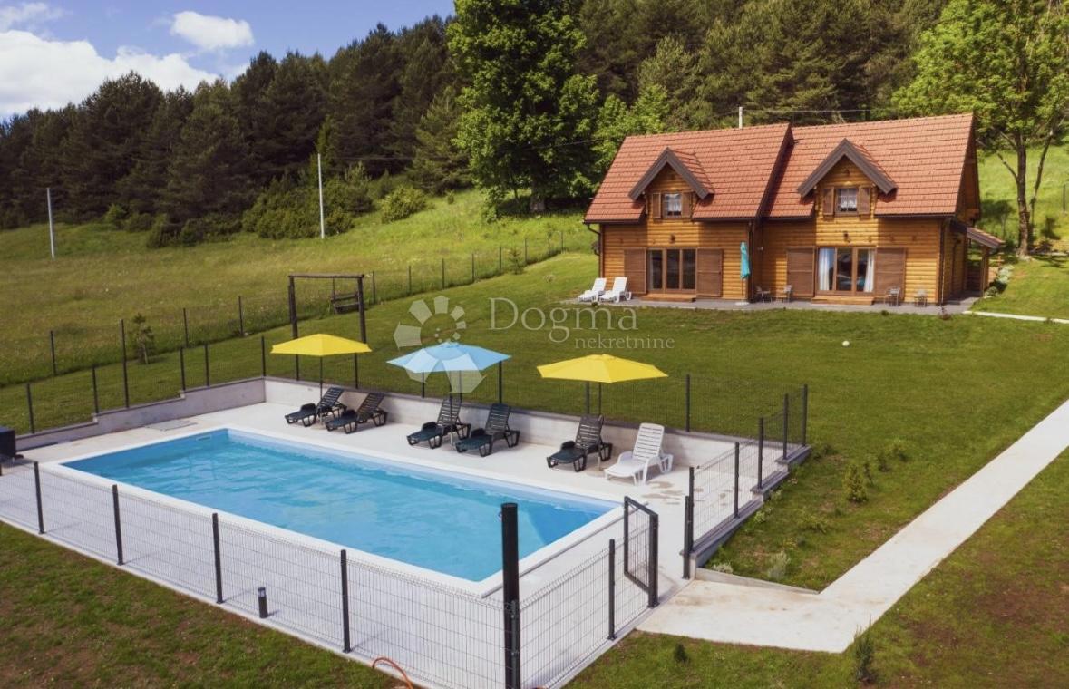 Albergo Vrhovine, 35.000m2