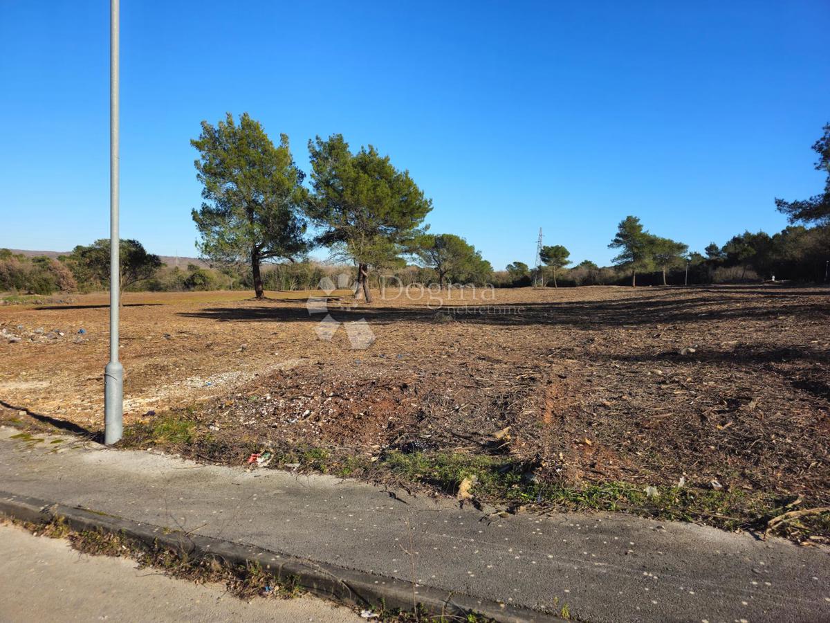 Terreno edificabile Veli vrh, Pula, 4.485m2