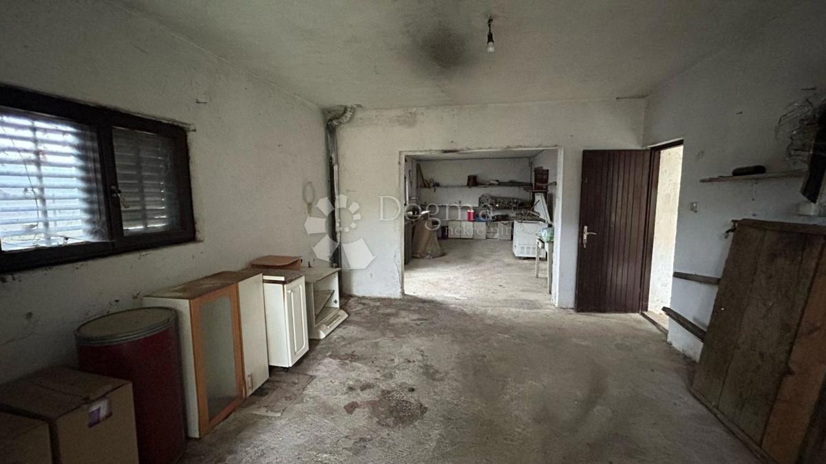 Una casa da ristrutturare con terrazza da cui non vorrai più andare!