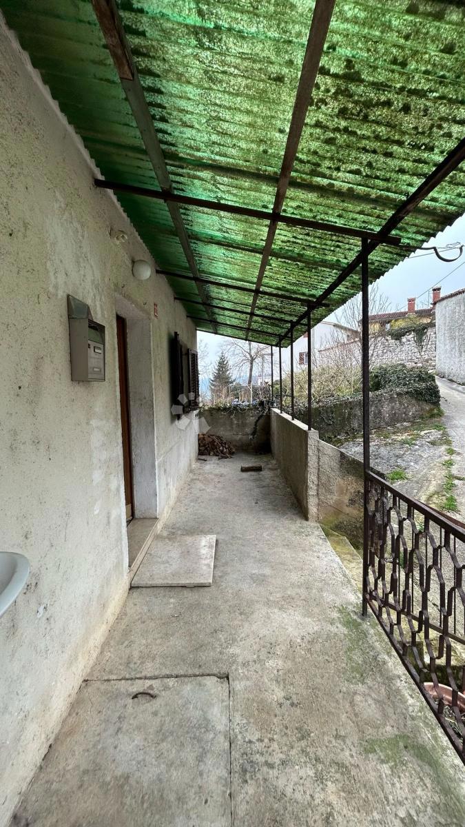 Una casa da ristrutturare con terrazza da cui non vorrai più andare!