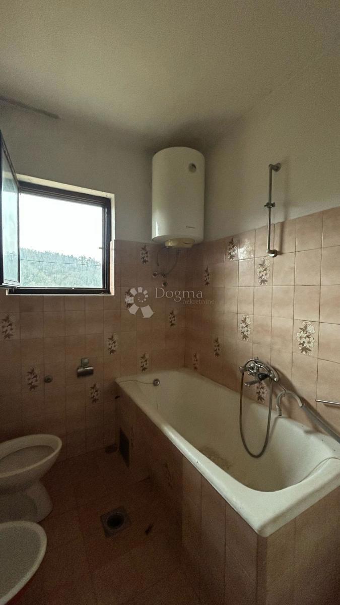 Una casa da ristrutturare con terrazza da cui non vorrai più andare!