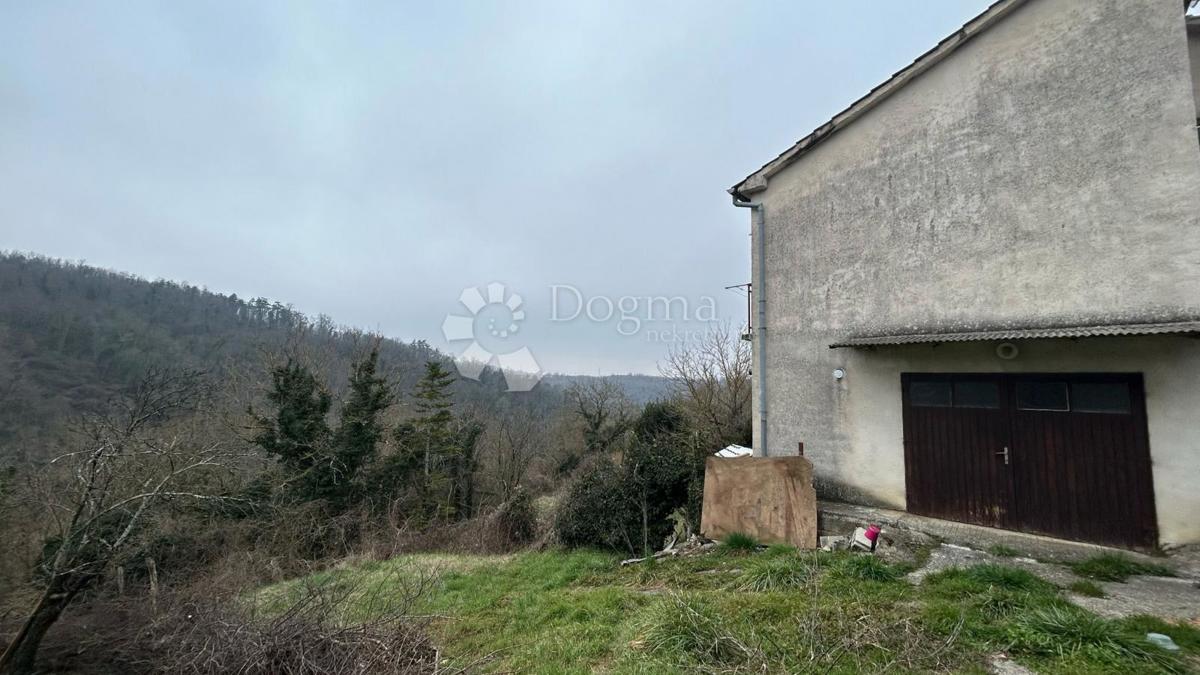Una casa da ristrutturare con terrazza da cui non vorrai più andare!