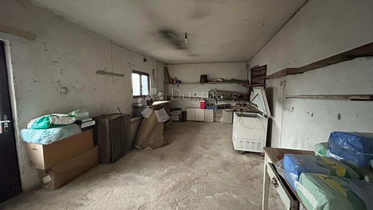 Una casa da ristrutturare con terrazza da cui non vorrai più andare!