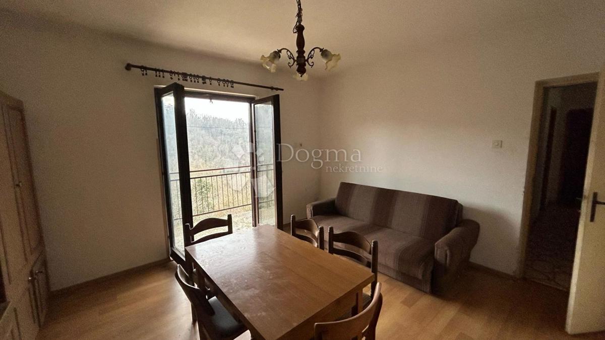 Una casa da ristrutturare con terrazza da cui non vorrai più andare!
