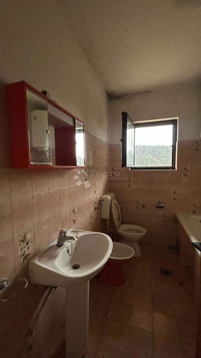 Una casa da ristrutturare con terrazza da cui non vorrai più andare!
