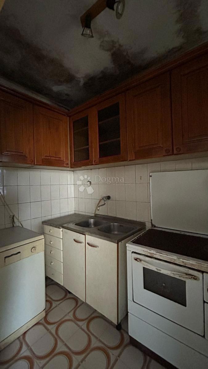 Una casa da ristrutturare con terrazza da cui non vorrai più andare!