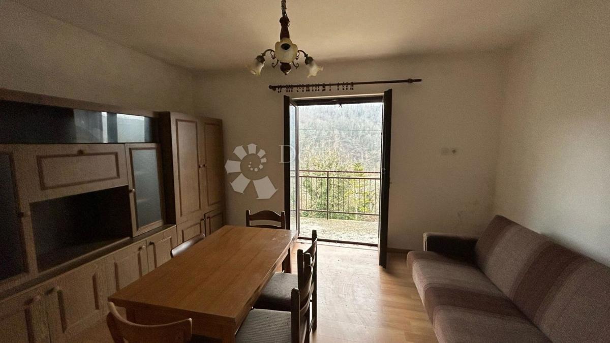 Una casa da ristrutturare con terrazza da cui non vorrai più andare!