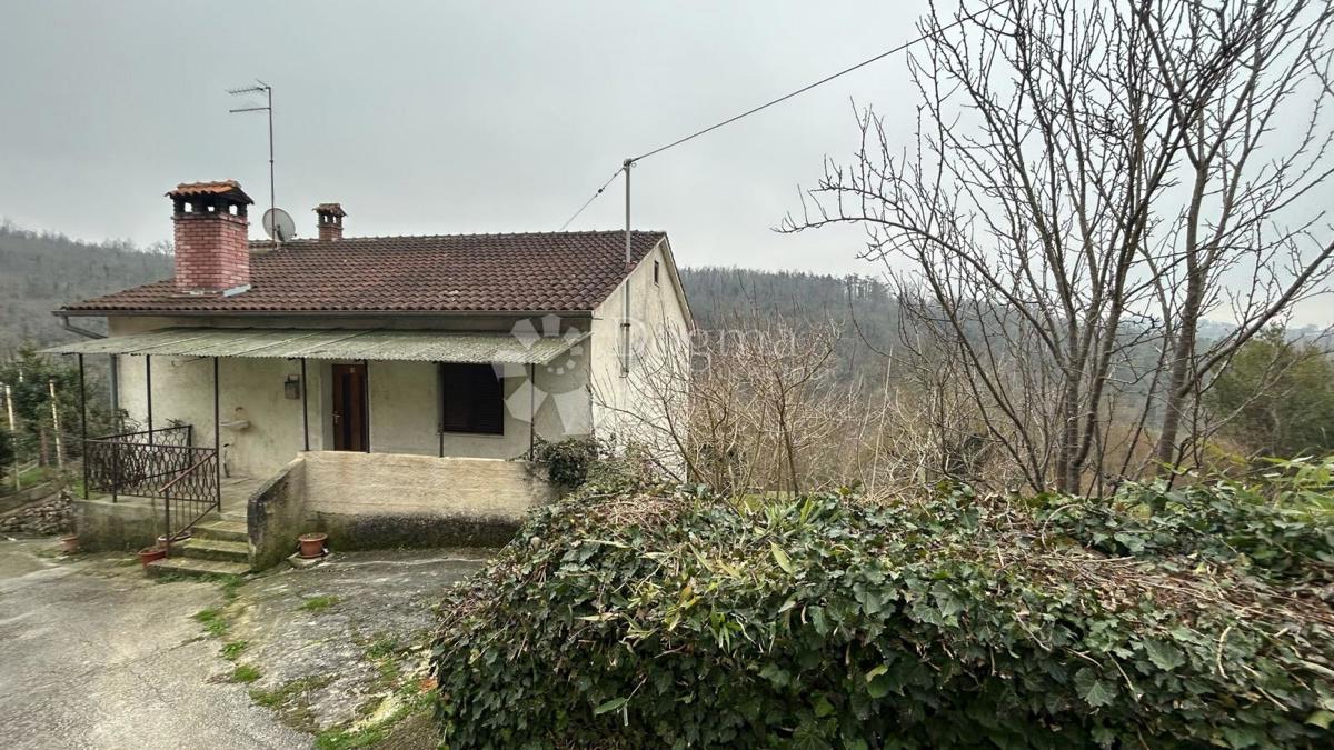 Una casa da ristrutturare con terrazza da cui non vorrai più andare!