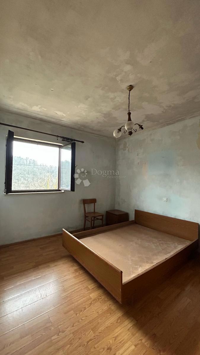 Una casa da ristrutturare con terrazza da cui non vorrai più andare!
