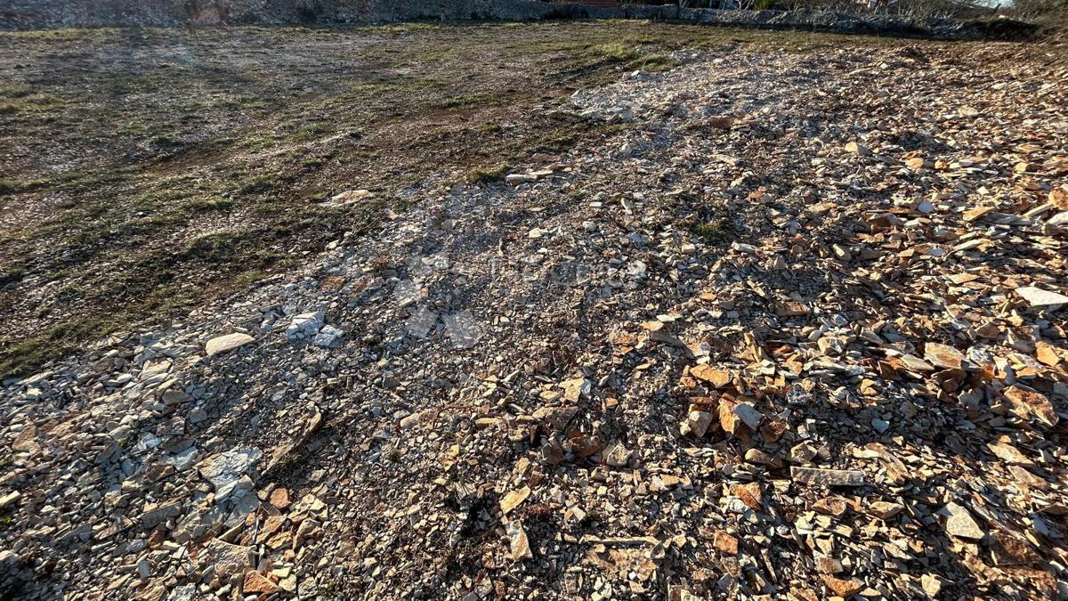 Terreno edificabile Kanfanar, 945m2