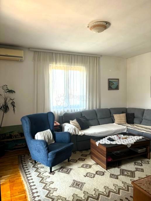 Casa di famiglia a Novi Bokanjac OCCASIONE