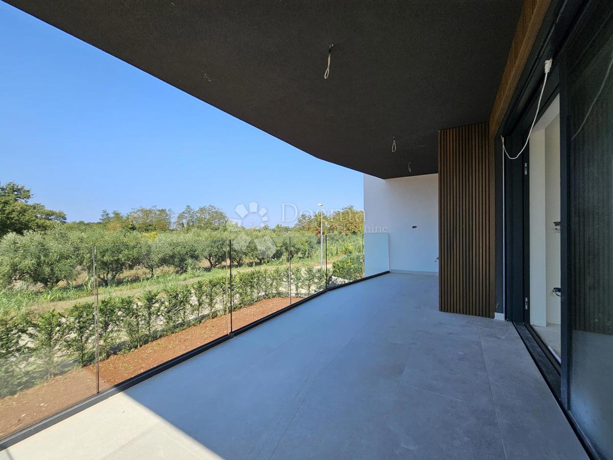 Nuovo edificio di alta qualità con vista sul mare